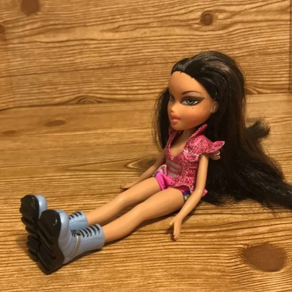 Vintage Y2K bratz dolls collectors MGA 2001 doll